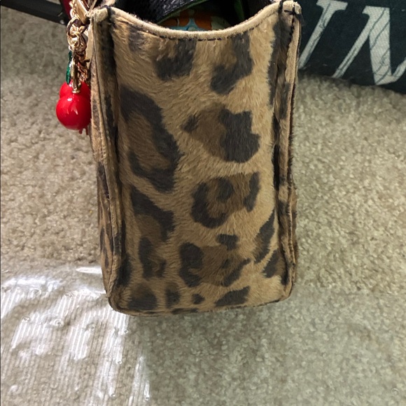 Kate Spade Leopard Print Tote with Black Handles and bag charm EUC - Picture 8 of 12